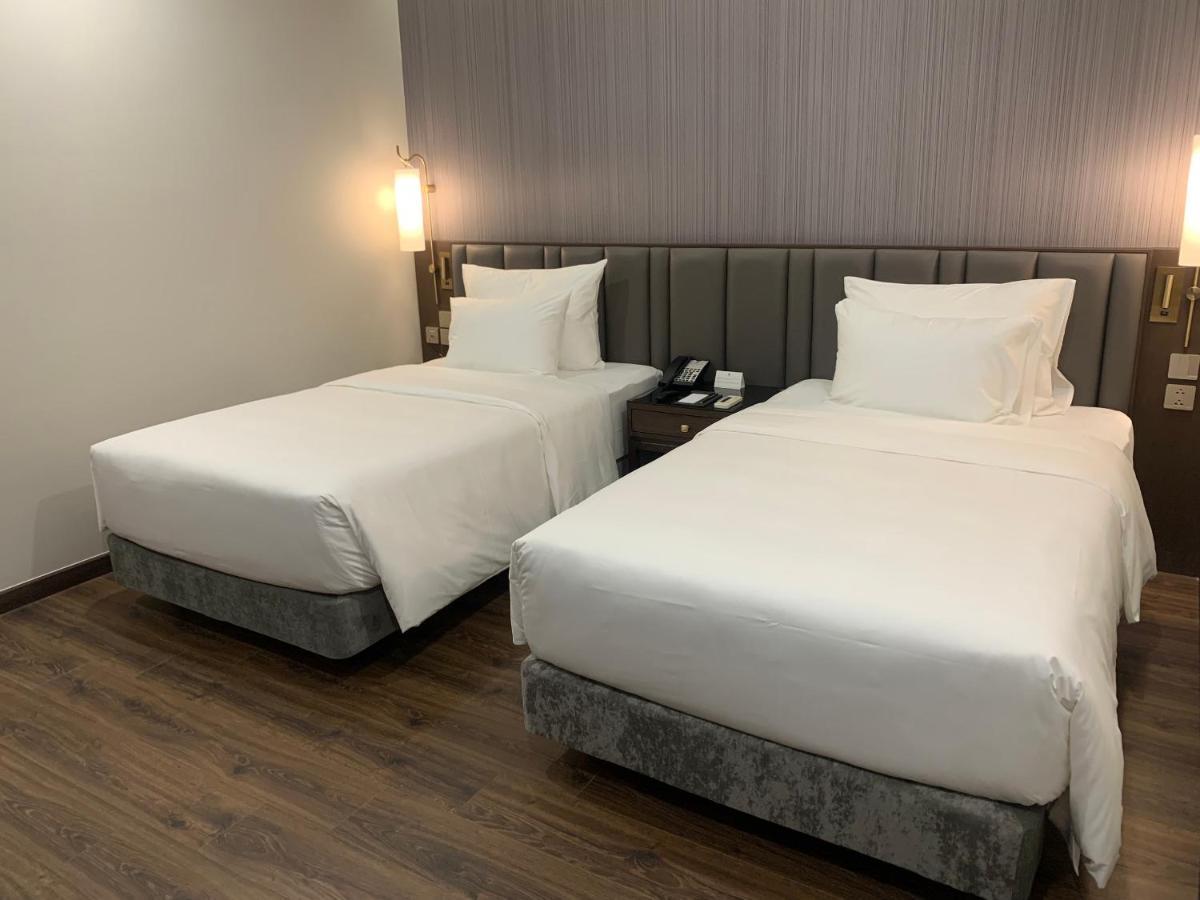 Khách sạn hẻo lánh Grand K